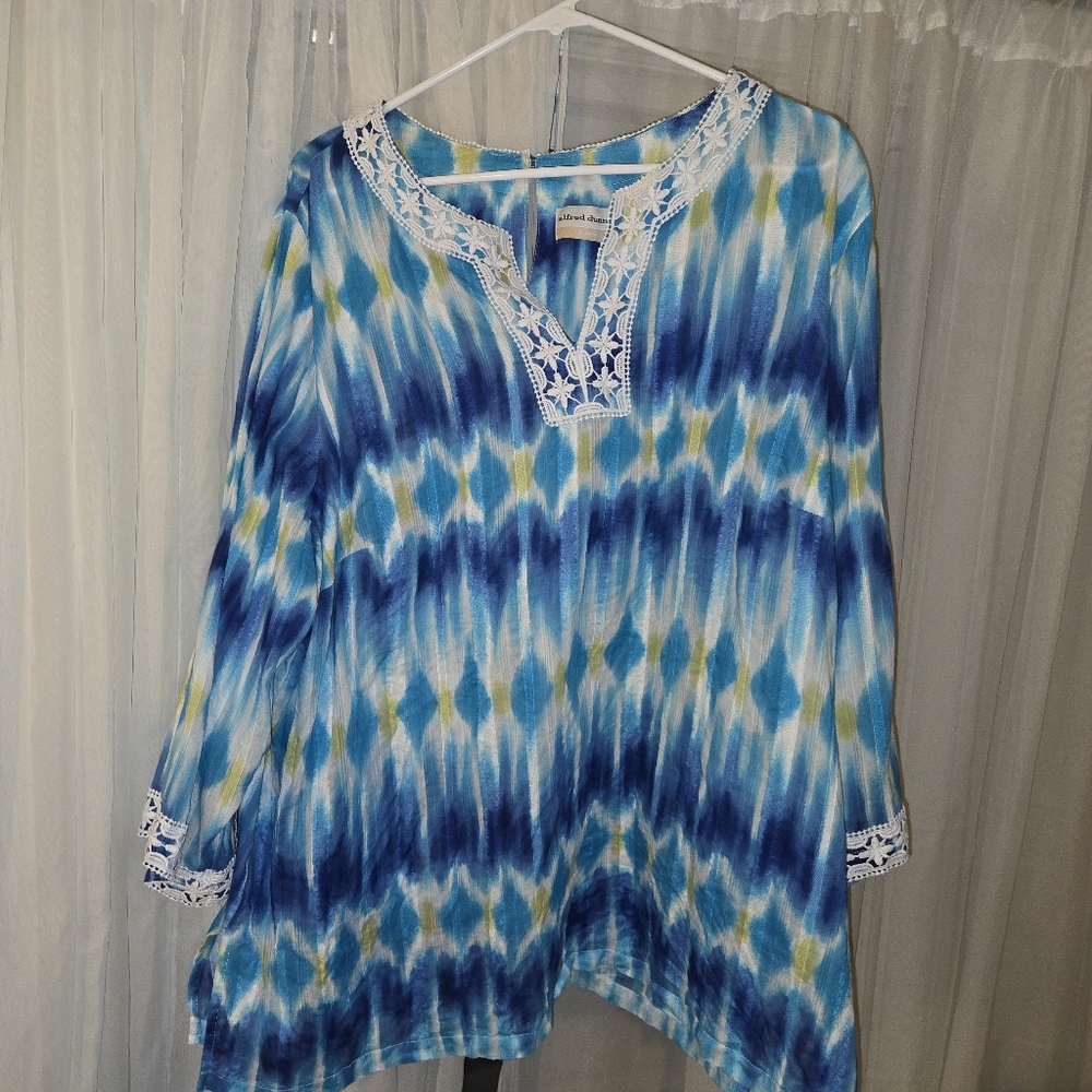 Alfred Dunner Blue and White Tunic Lilly Inspired